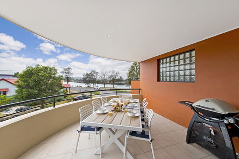 Dolphin Cove - Apt 5 - Sunshine Coast Tourism 0