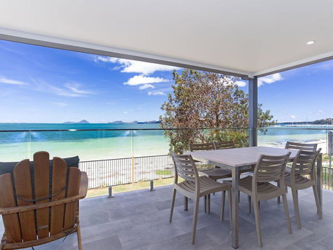 Dolphin Escape Soldiers Point', 121 Soldiers Point Road - Sunshine Coast Tourism 0