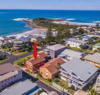 Doncaster - Yamba Main beach and sea pool - Holiday Sunshine Coast
