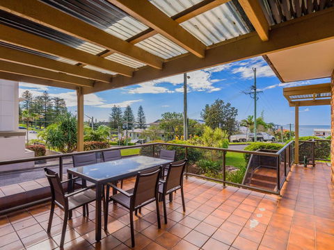 Doncaster - Yamba Main Beach And Sea Pool - Holiday Sunshine Coast 2