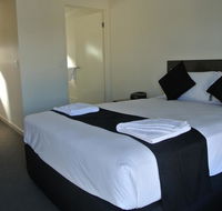 Dooley's Tavern  Motel Springsure - Holiday Sunshine Coast