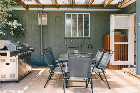 DOVESTONES BY THE SEA - INVERLOCH - Sunshine Coast Tourism 1