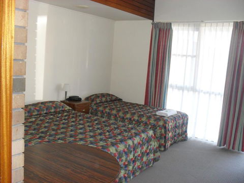 Downtown Motel - Sunshine Coast Tourism 1