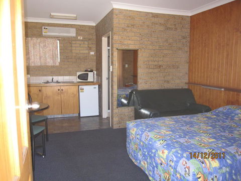 Dragon Phoenix Resort - Sunshine Coast Tourism 3