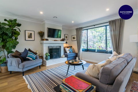 DREAMY BLACKHEATH MOUNTAIN ESCAPE - Sunshine Coast Tourism 0