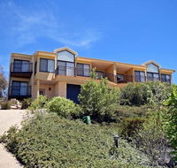 Dromaius 5 - Great Views of The Snowy Mountains - Sunshine Coast Tourism