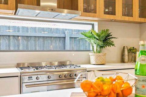 Dromana Beach House For Two Families. - Holiday Sunshine Coast 2