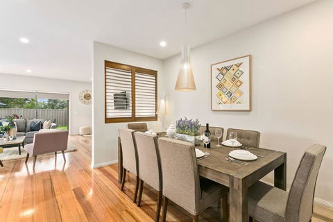 Dromana Beach House For Two Families. - Holiday Sunshine Coast 0