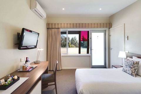 Drouin Motel - Sunshine Coast Tourism 3