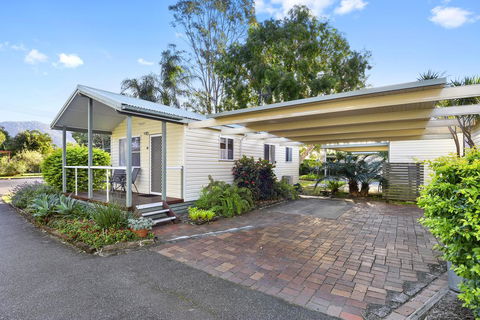 Dunbogan Caravan Park - Sunshine Coast Tourism 0