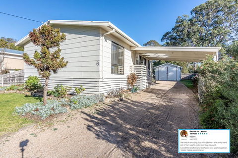 Eagle Bay Cottage - Holiday Sunshine Coast 0
