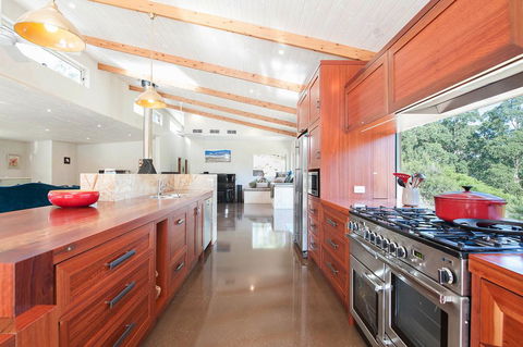 Eagle Ridge - Sunshine Coast Tourism 2