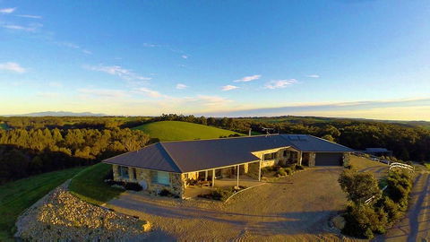 Eagle Rock B&B, Fish Creek - Sunshine Coast Tourism 0