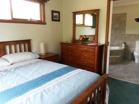 Eagle's Roost Farmstay B&B - Sunshine Coast Tourism 1