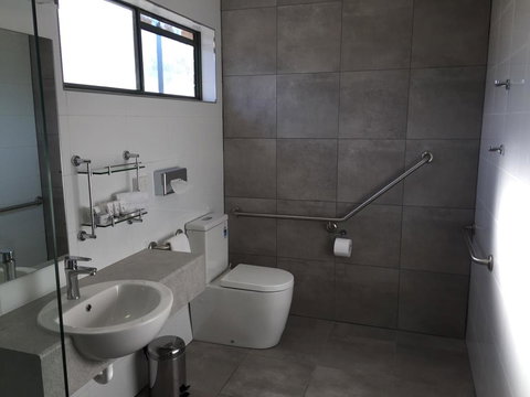 Eaglehawk Motel - Sunshine Coast Tourism 1