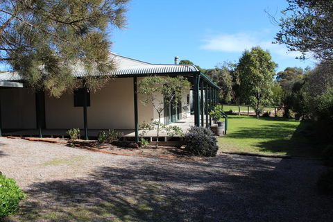 East Street Retreat - Holiday Sunshine Coast 0
