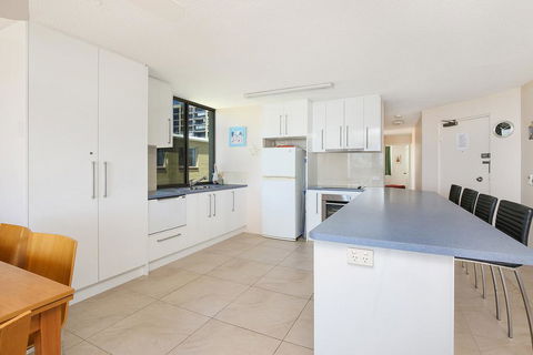 Eastbourne U6, 80 Esplanade. Golden Beach - Holiday Sunshine Coast 1