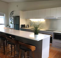 Easy Breezy Beach Shack - Holiday Sunshine Coast