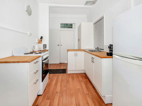 Easy Going Holiday Unit On McKenzie MK6 - Sunshine Coast Tourism 3