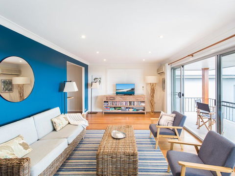 Easy Living At 14 Daphne Street - Sunshine Coast Tourism 3
