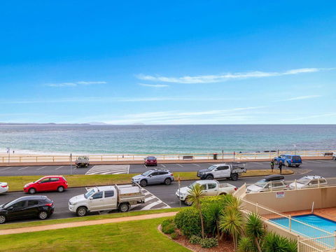 Ebbtide 6 - Opposite Main Beach - Sunshine Coast Tourism 1