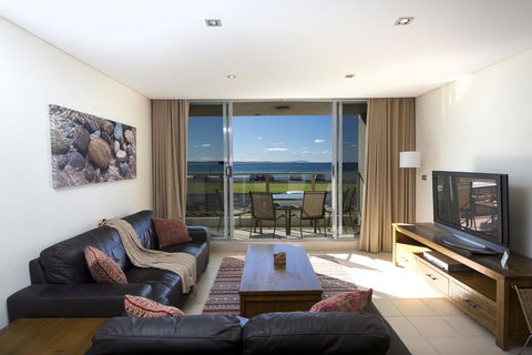 Ebbtide, Unit 04, 2-6 North Street - Sunshine Coast Tourism 2