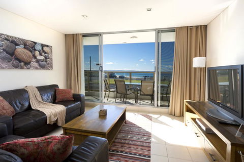 Ebbtide, Unit 04, 2-6 North Street - Sunshine Coast Tourism 3