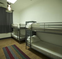 EBS Sydney Hostel - Holiday Sunshine Coast