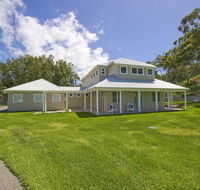 Echo Beach House 16 Reflections Dr - Luxurious House with Magnificent Pool and Ducted Air - Holiday Sunshine Coast