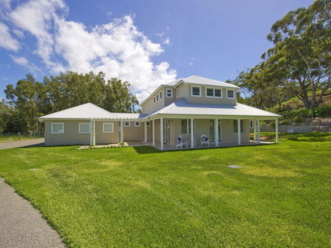 Echo Beach House, 16 Reflections Dr - Luxurious House With Magnificent Pool And Ducted Air - Holiday Sunshine Coast 0