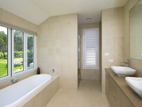 Echo Beach House, 16 Reflections Dr - Luxurious House With Magnificent Pool And Ducted Air - Holiday Sunshine Coast 2
