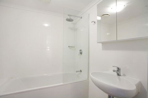Edge 6/16 Clyde Street - Sunshine Coast Tourism 3