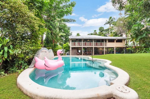 Edge Hill Holiday Home / Cairns - Sunshine Coast Tourism 1