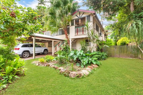 Edge Hill Holiday Home / Cairns - Sunshine Coast Tourism 0