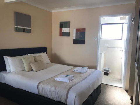 Edgewater Motel - Sunshine Coast Tourism 2