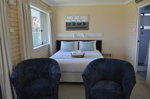Edgewater Motel - Sunshine Coast Tourism 0