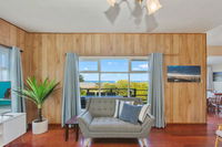 EIGHTY STEPS - walk to the ocean edge