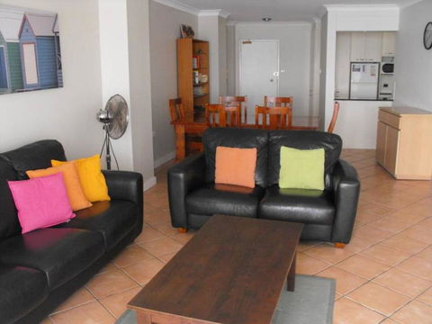 El Sandi, Unit 10, 14-18 North Street - Sunshine Coast Tourism 3