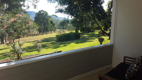Elfin Hill Vineyard Accommodation - Holiday Sunshine Coast 3