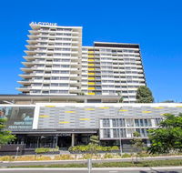 Elite elegance 2BRHamilton APT with Parking - Sunshine Coast Tourism