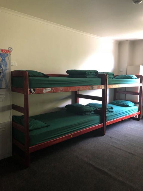 Elizabeth Hostel - Holiday Sunshine Coast 3