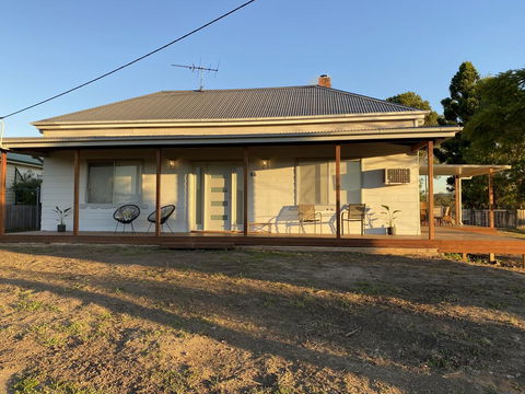 Ellalong Lagoon Home With A View - Sunshine Coast Tourism 1