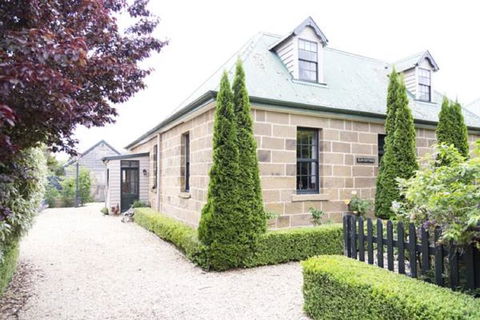Elm Cottage Barn - Sunshine Coast Tourism 0