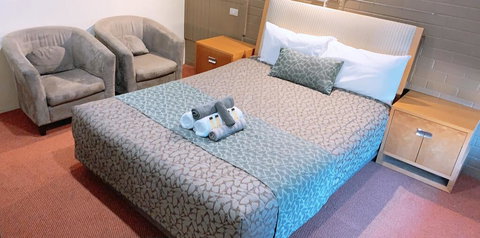 Elm Motel - Sunshine Coast Tourism 1