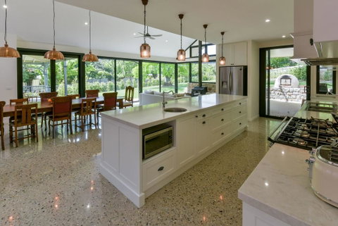 Elm Tree Lodge Beechworth - Sunshine Coast Tourism 1