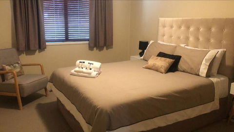 ELSINOR Townhouse 2 - Holiday Sunshine Coast 1