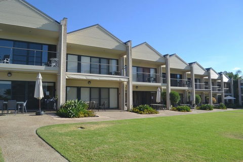 ELSINOR Townhouse 4 Mulwala - Holiday Sunshine Coast 0