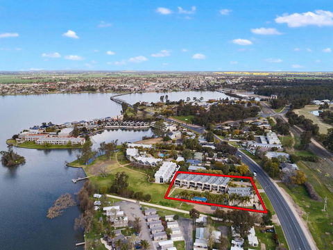 ELSINOR Townhouse 6 Mulwala - Holiday Sunshine Coast 3