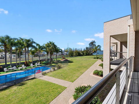 ELSINOR Townhouse 6 Mulwala - Holiday Sunshine Coast 2