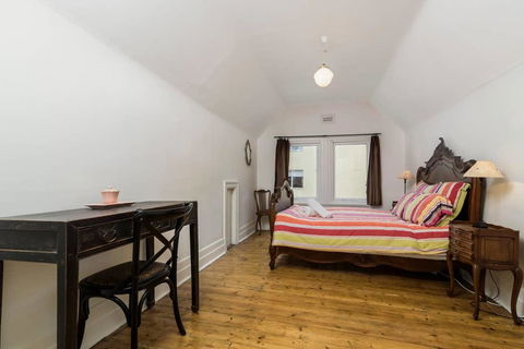 Elwood Eclectic Gem - Sunshine Coast Tourism 3